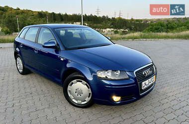 Хэтчбек Audi A3 2007 в 