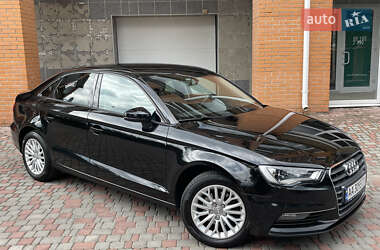 Седан Audi A3 2016 в 