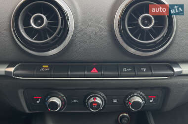 Седан Audi A3 2016 в 