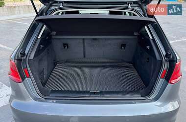 Хэтчбек Audi A3 2016 в 