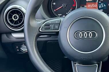 Хэтчбек Audi A3 2016 в 