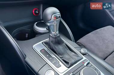 Хэтчбек Audi A3 2016 в 