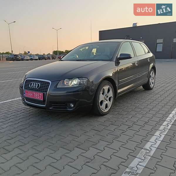 Хэтчбек Audi A3 2005 в 