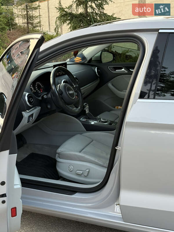 Седан Audi A3 2014 в Львове
