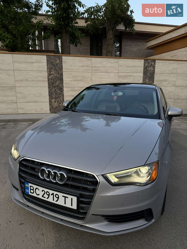 Седан Audi A3 2014 в Львове