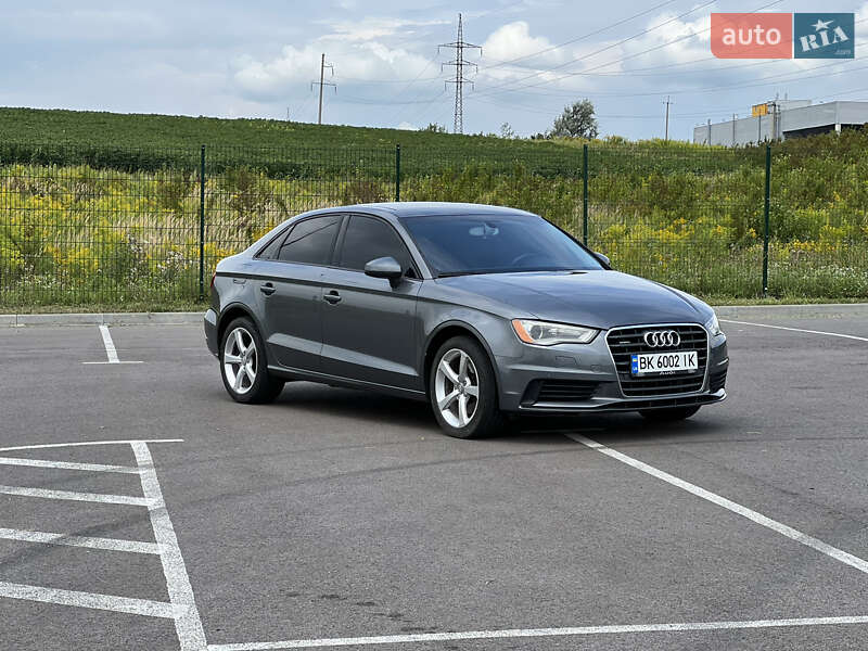 Седан Audi A3 2015 в Ровно