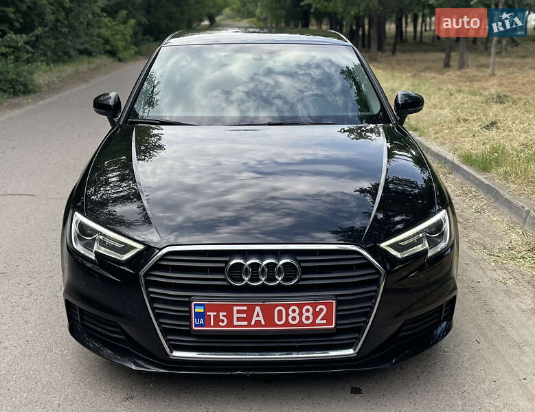 Хэтчбек Audi A3 2017 в Черкассах