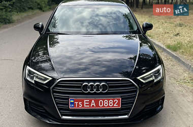 Хэтчбек Audi A3 2017 в 
