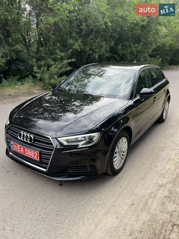 Хэтчбек Audi A3 2017 в Черкассах