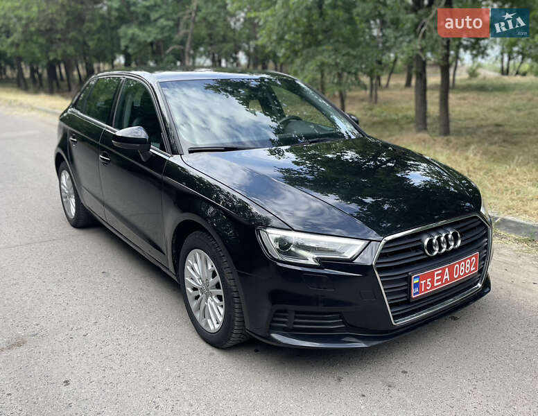 Хэтчбек Audi A3 2017 в Черкассах