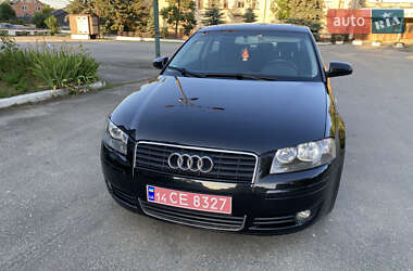 Хэтчбек Audi A3 2004 в 