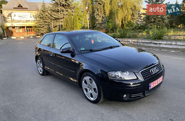Хэтчбек Audi A3 2004 в 