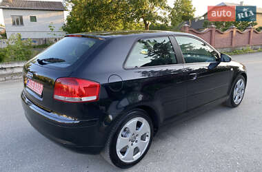 Хэтчбек Audi A3 2004 в 