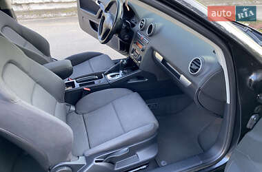 Хэтчбек Audi A3 2004 в 