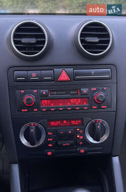 Хэтчбек Audi A3 2005 в 