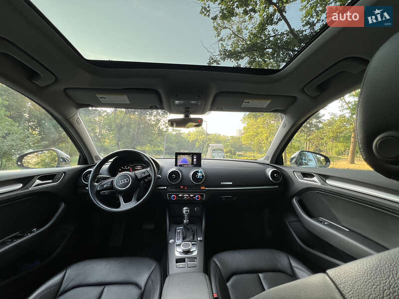 Седан Audi A3 2019 в Одессе
