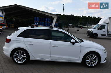 Хэтчбек Audi A3 2016 в 