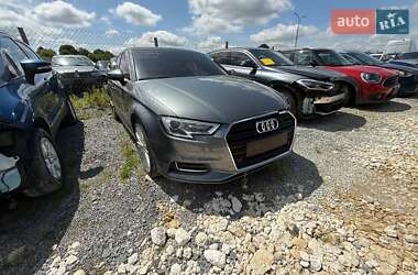 Седан Audi A3 2018 в Львові