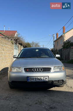 Хэтчбек Audi A3 1997 в 
