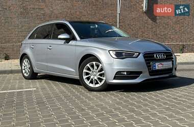 Хэтчбек Audi A3 2016 в 