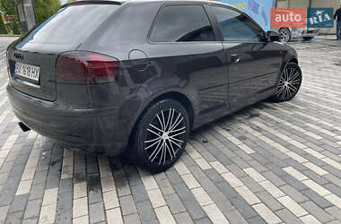 Хетчбек Audi A3 2004 в 