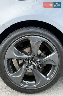 Хэтчбек Audi A3 2015 в 