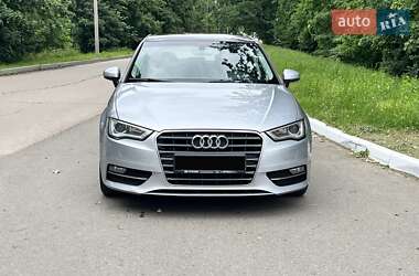 Хэтчбек Audi A3 2015 в 