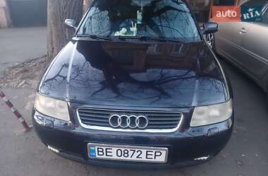 Хэтчбек Audi A3 2001 в 