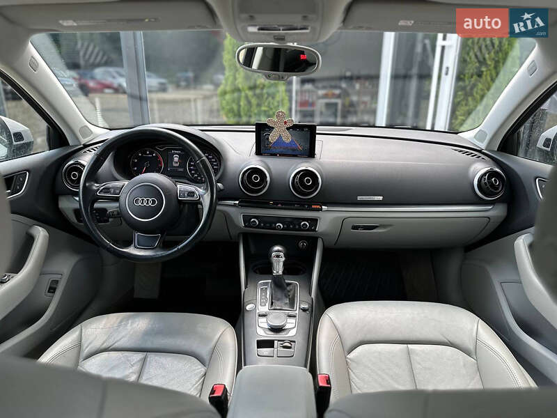 Седан Audi A3 2015 в Львове