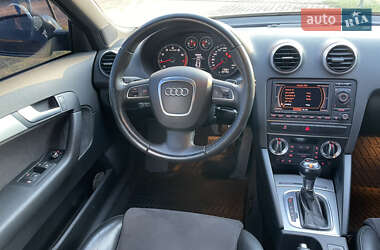 Хэтчбек Audi A3 2011 в 
