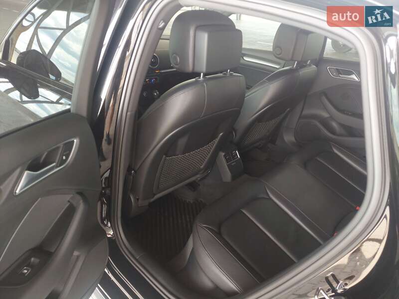 Седан Audi A3 2016 в Одессе
