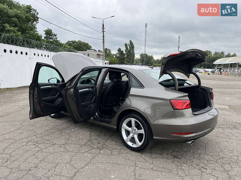 Седан Audi A3 2015 в Киеве