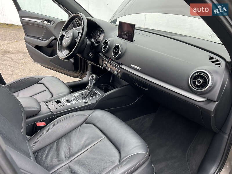 Седан Audi A3 2015 в Киеве