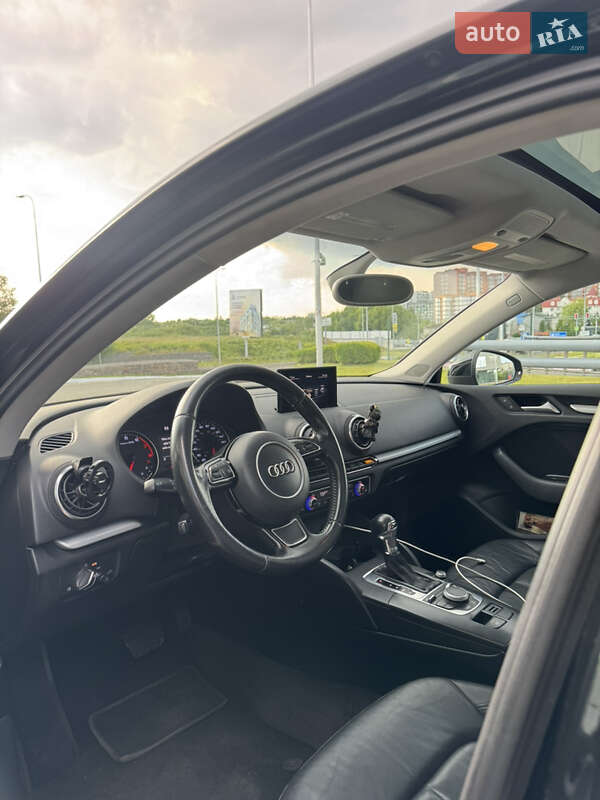 Седан Audi A3 2015 в Львове