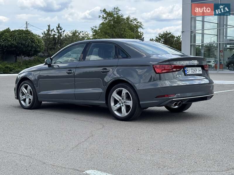 Седан Audi A3 2017 в Полтаве