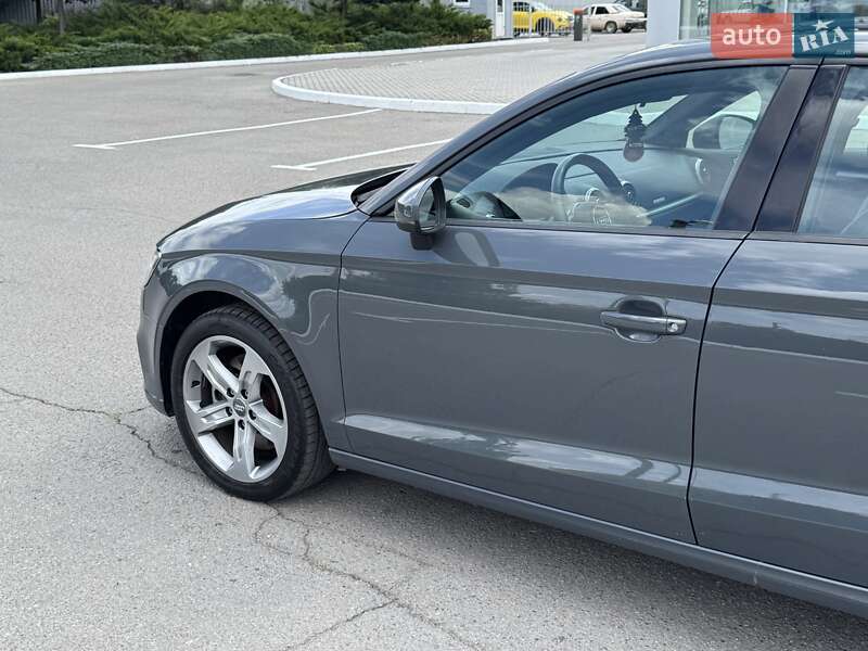 Седан Audi A3 2017 в Полтаве