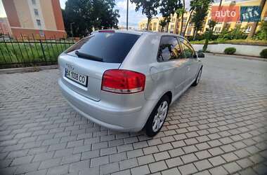 Хетчбек Audi A3 2003 в 