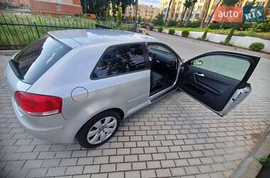 Хетчбек Audi A3 2003 в 