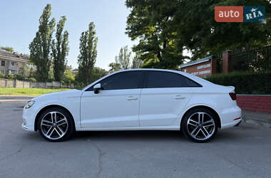 Седан Audi A3 2018 в 