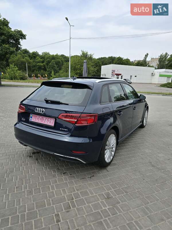 Хэтчбек Audi A3 2017 в Кропивницком