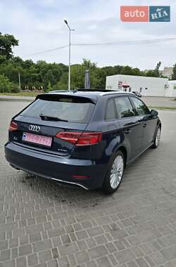 Хэтчбек Audi A3 2017 в 