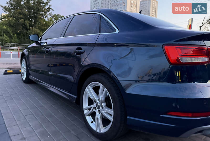 Седан Audi A3 2019 в Киеве