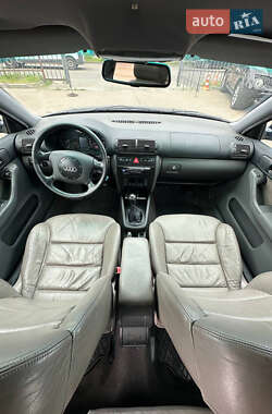 Хэтчбек Audi A3 1999 в 