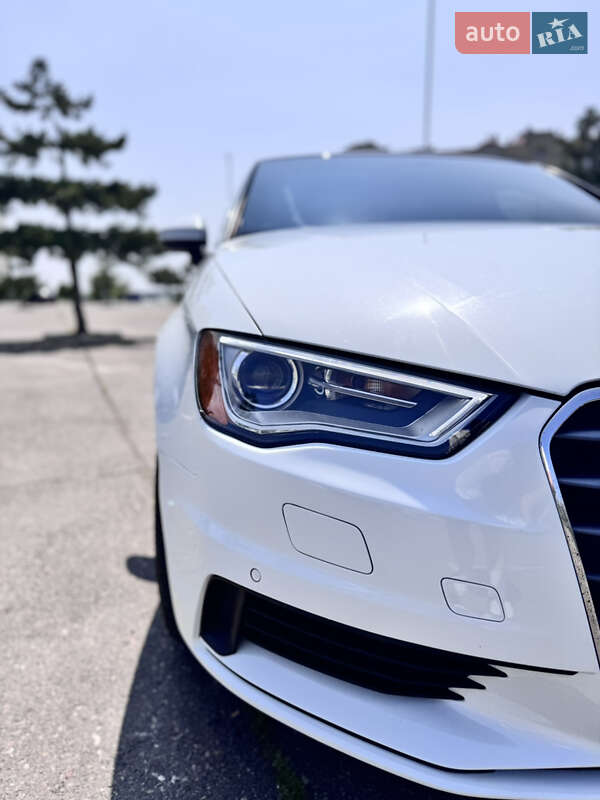 Седан Audi A3 2015 в Николаеве