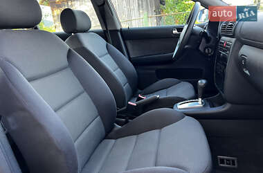 Хэтчбек Audi A3 2001 в 
