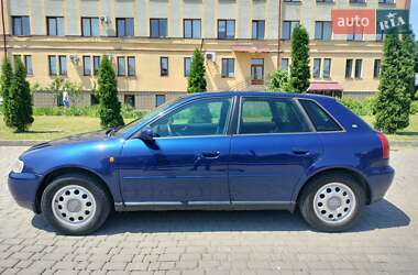 Хэтчбек Audi A3 1999 в 