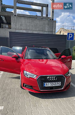 Хэтчбек Audi A3 2016 в 