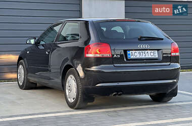 Хэтчбек Audi A3 2004 в 