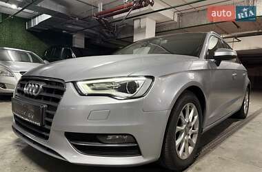 Хэтчбек Audi A3 2016 в 