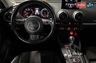 Хэтчбек Audi A3 2016 в 